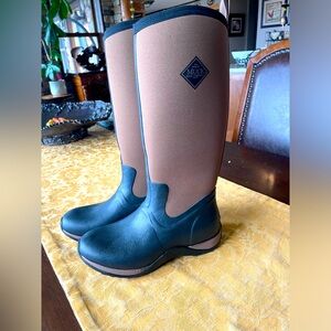 The Original Muck boot for winter fun and adventures